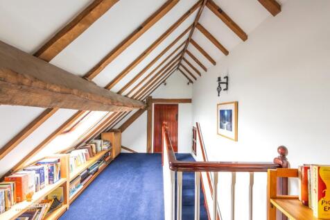 2nd Floor Landing