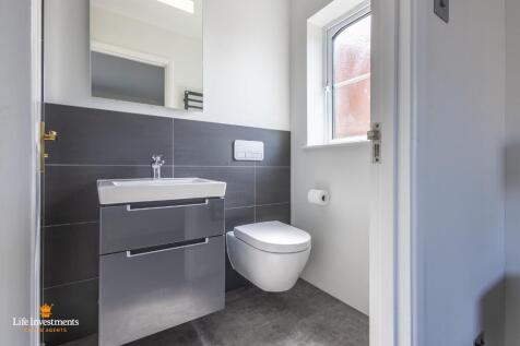 Bed One En Suite
