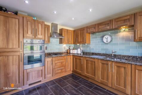 Kitchen - Dining Rm