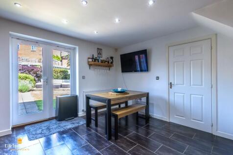 Kitchen - Dining Rm