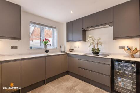 Kitchen - Dining Rm