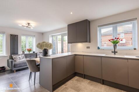 Kitchen - Dining Rm