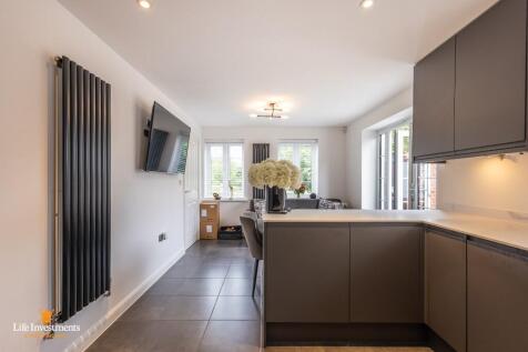Kitchen - Dining Rm