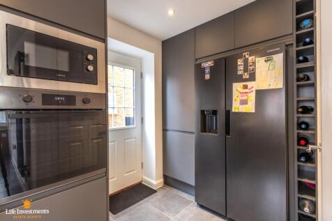 Kitchen - Dining Rm