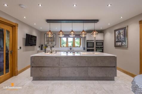 Kitchen - Dining