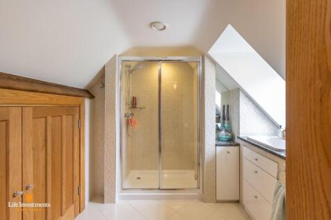Bedroom Two En Suite