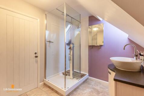 Bedroom One En Suite