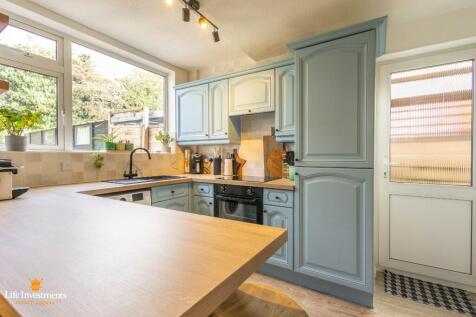 Kitchen - Family Rm