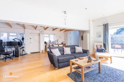 Living/Dining Space