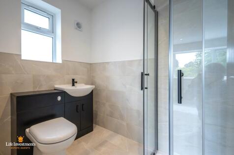 Bedroom One En Suite