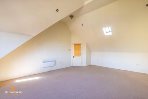 Lounge/Dining Rm.