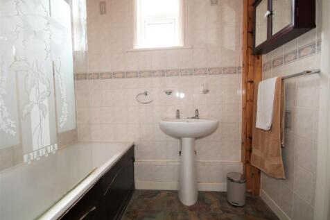 Downstairs Bathroom 