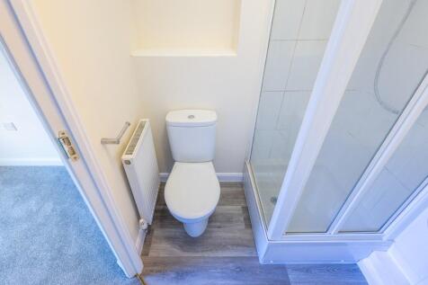 Bed One Ensuite