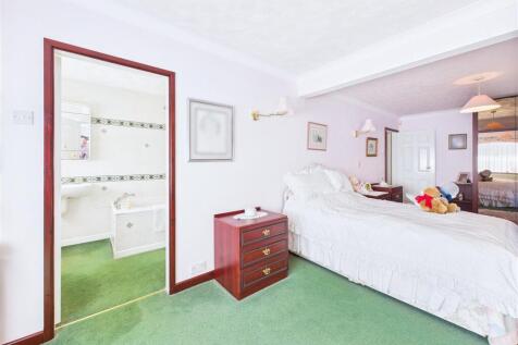 CAM04366G0-PR0090-STILL022.jpg