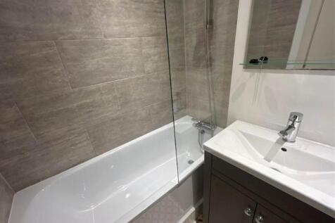 135329642_Bathroom_7
