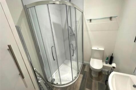 135316727_Bathroom_3