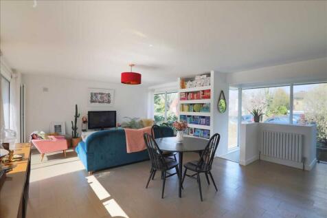 Kitchen/Lounge