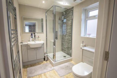 Guest Bedroom Ensuite