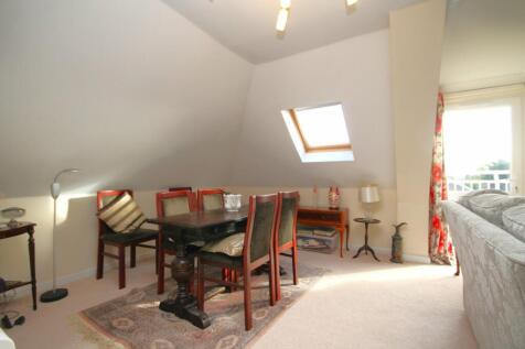 Lounge/ Dining Room