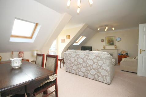 Lounge/ Dining Room