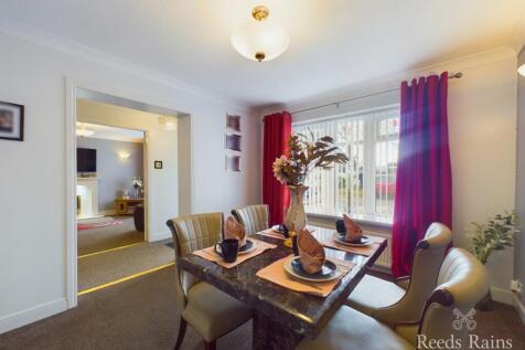 Dinng Room/Bedroom 2