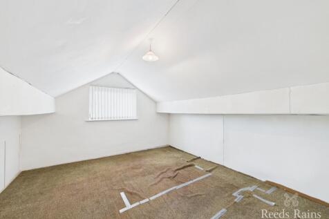 Loft Room 2