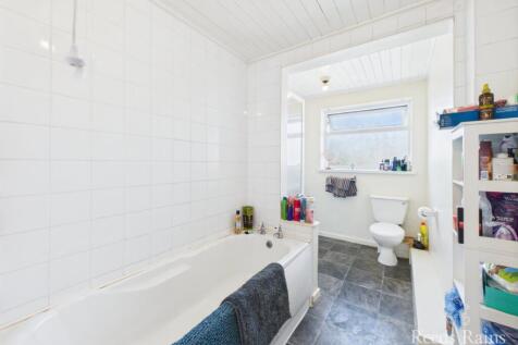 Bath/Shower Room