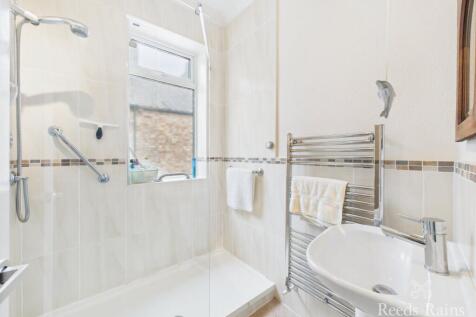 Family Shower Room