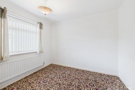 Bedroom 2/Dining Roo