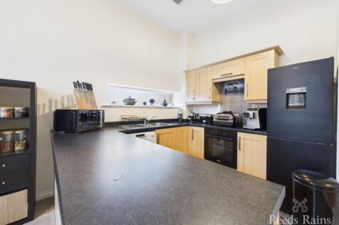 Kitchen/ Living Room