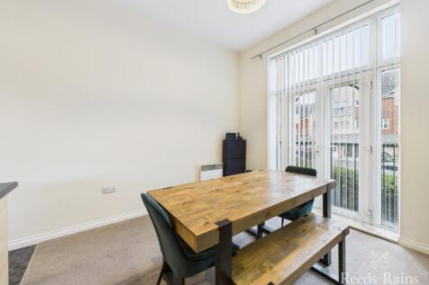 Kitchen/ Living Room