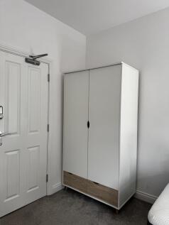 Room 5 74 Corp3