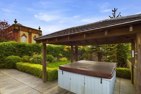 12-Rear_Garden-C