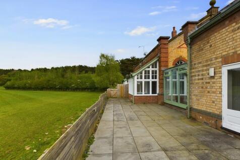 12-Rear_Garden-D