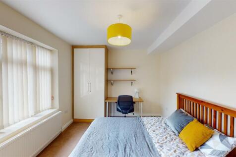 Bedroom 1 .jpg