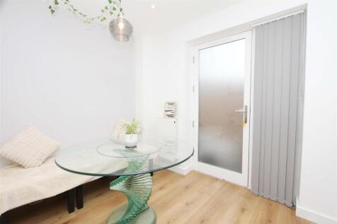 Dining Area.jpg