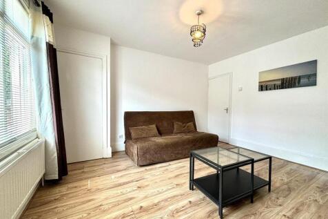 Lounge shot 2.jpg