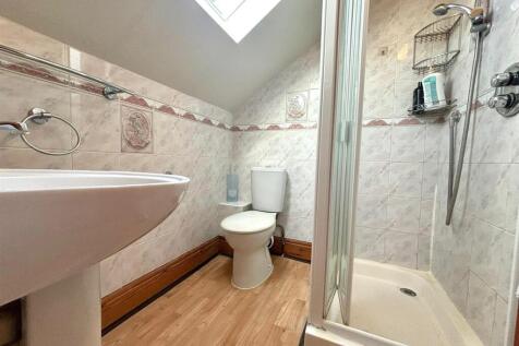 En Suite Bathroom.jpg