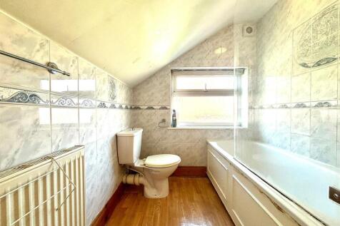 Family Bathroom.jpg