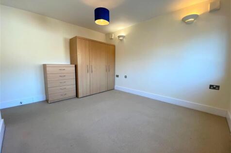 Bedroom 1.jpg