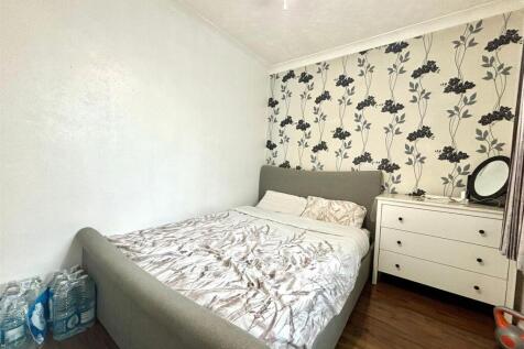 Bedroom 1.jpeg