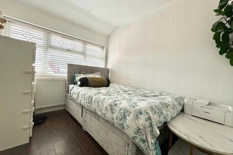 Bedroom 2.jpeg