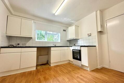 Kitchen 2.jpeg