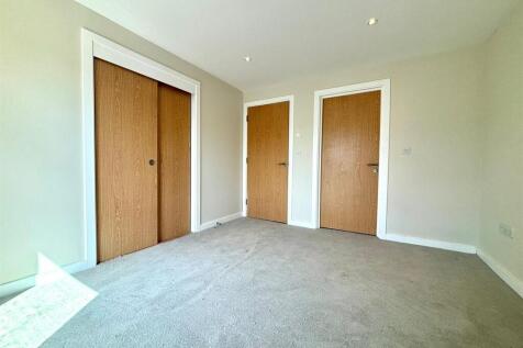 Bedroom 1, shot 23.jpeg