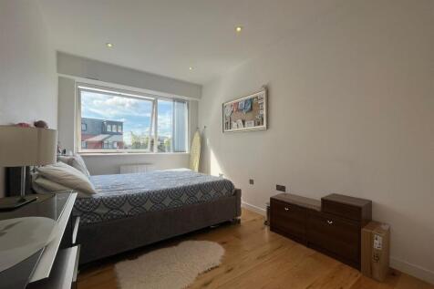 bedroom1.jpg