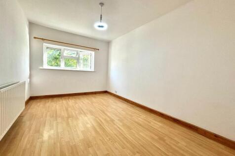 Bedroom 1.jpeg