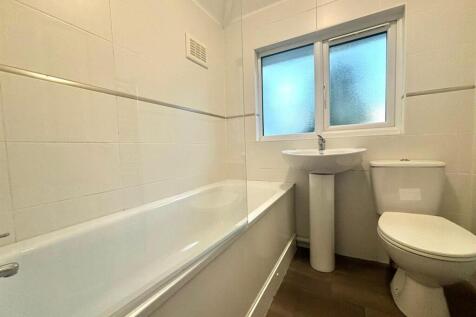 Family Bathroom.jpeg