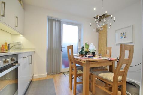 Kitchen/Dining Area