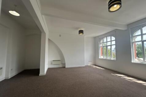 Lounge/Dining Area