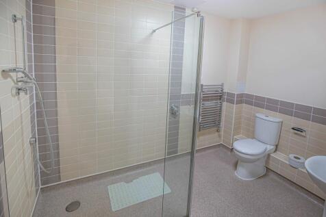 Wet Room / Shower Room